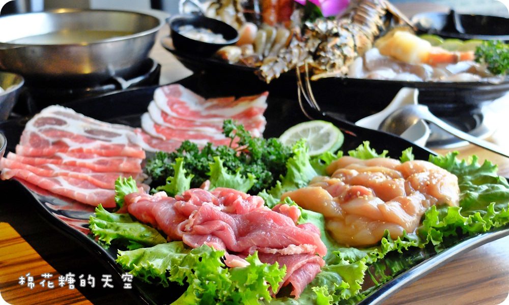 沙鹿火鍋‖驛庭鍋物超誇張！豪華頂級海陸套餐～龍蝦、生蠔通通有！溫體豬切片煮火鍋～口感真是棒！
