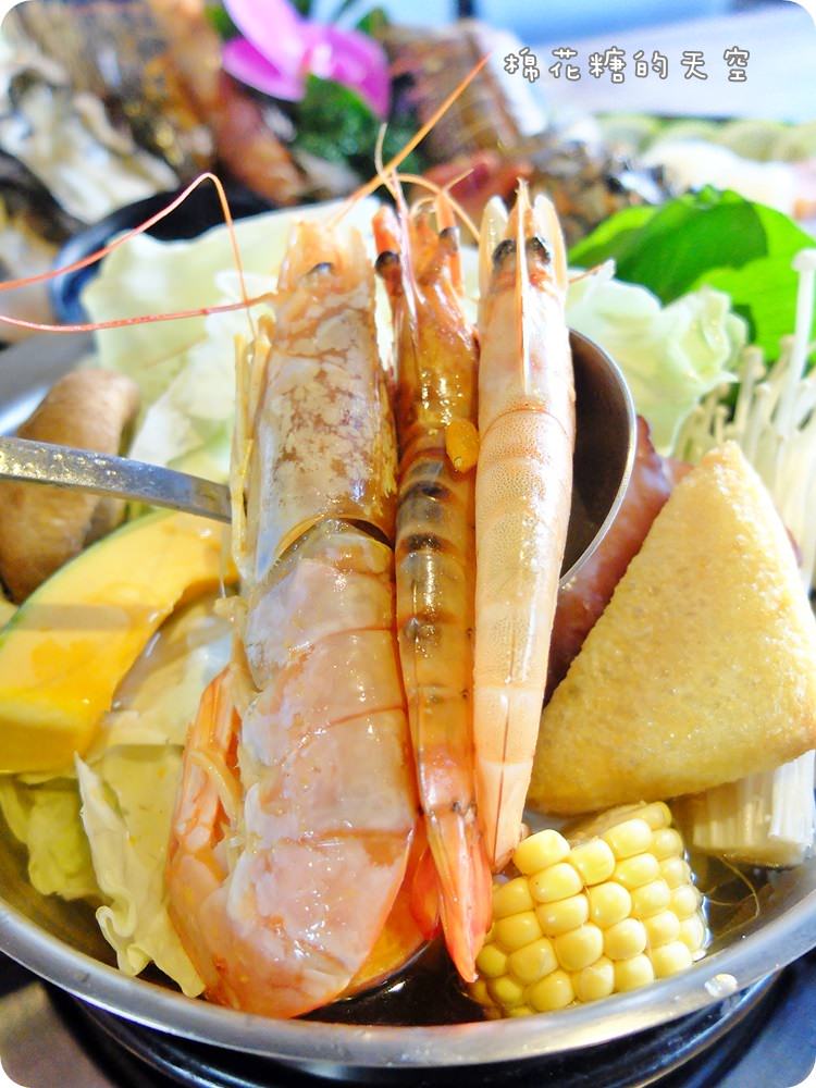 沙鹿火鍋‖驛庭鍋物超誇張！豪華頂級海陸套餐～龍蝦、生蠔通通有！溫體豬切片煮火鍋～口感真是棒！