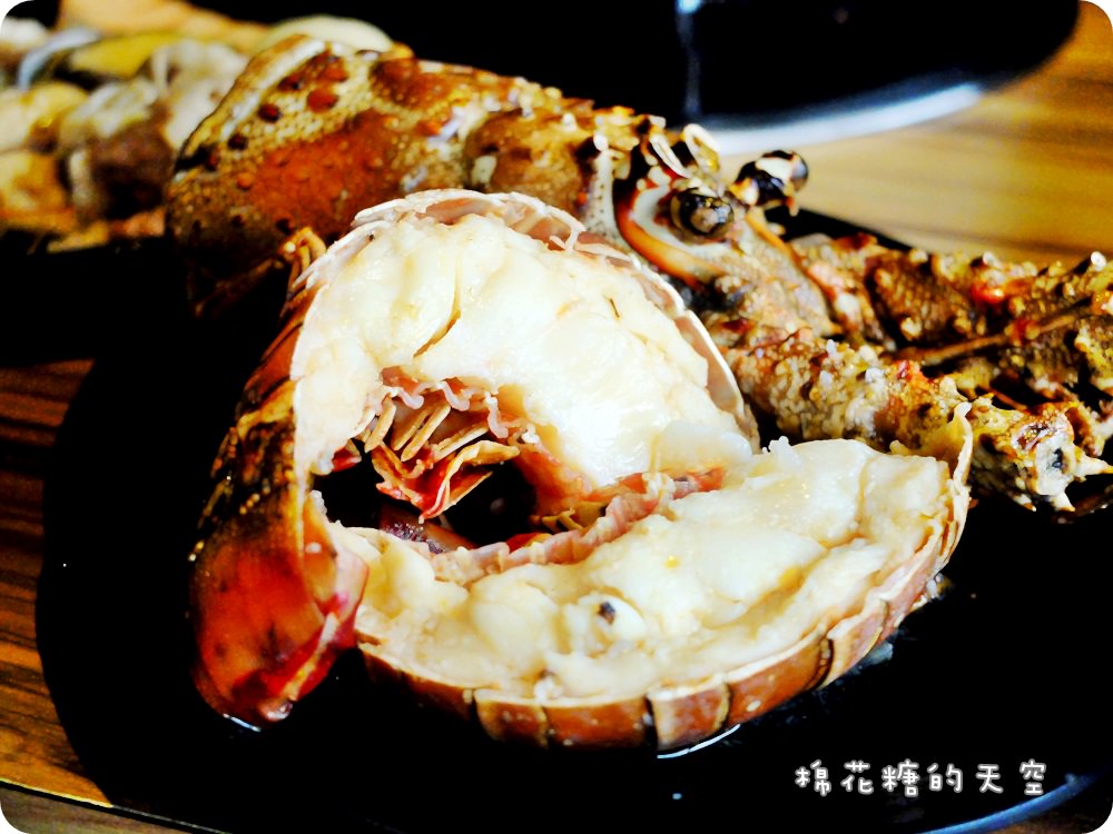 沙鹿火鍋‖驛庭鍋物超誇張！豪華頂級海陸套餐～龍蝦、生蠔通通有！溫體豬切片煮火鍋～口感真是棒！