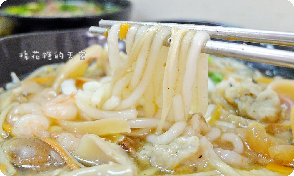 台中必吃‖第二市場排隊麻醬麵來北屯啦!一麵三吃外加米腸菜頭粿三合一～