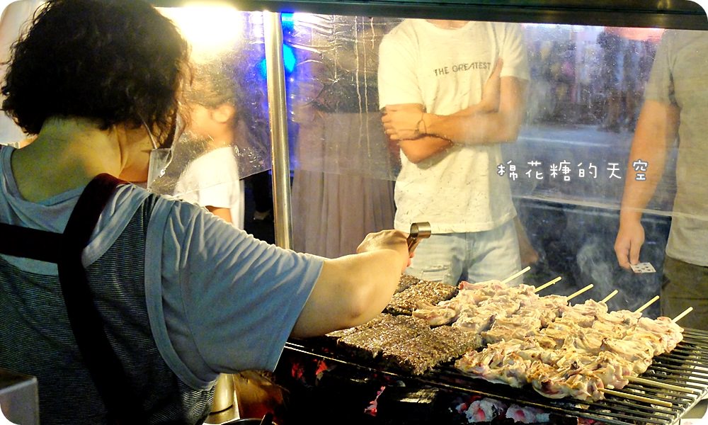 嘉義美食|隱藏版文化路夜市碳烤攤～小陸碳烤，要買先搶號碼牌！必點米血超好吃～(2019.12分店出現囉