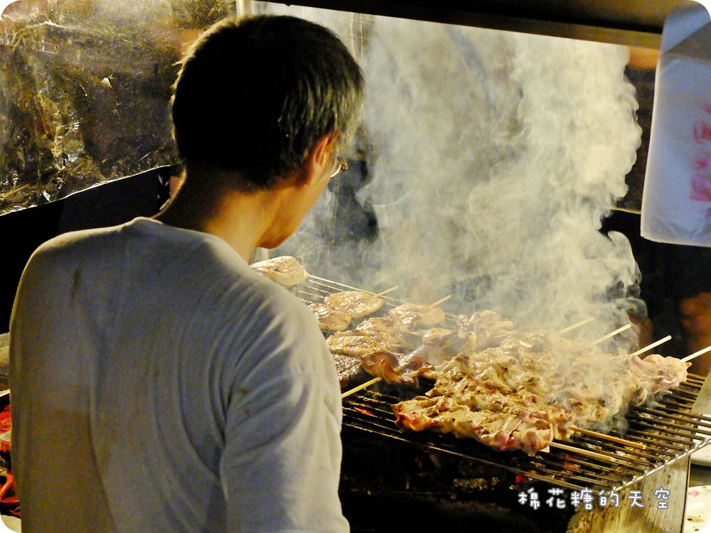 嘉義美食|隱藏版文化路夜市碳烤攤～小陸碳烤，要買先搶號碼牌！必點米血超好吃～(2019.12分店出現囉