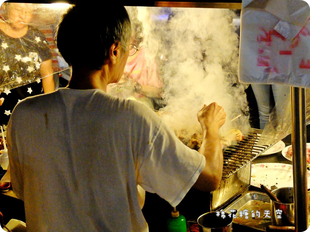嘉義美食|隱藏版文化路夜市碳烤攤～小陸碳烤，要買先搶號碼牌！必點米血超好吃～(2019.12分店出現囉