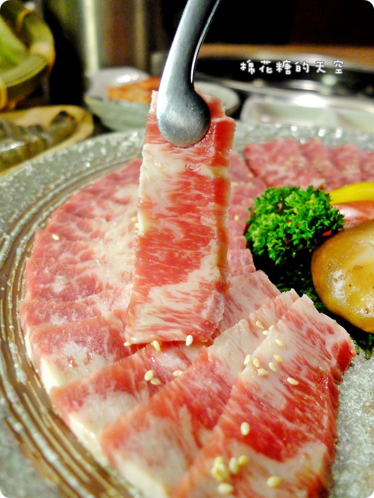 台中燒肉‖雲火日式燒肉超狂新菜單-Prime等級牛肉滿滿一大盤,外加三豬一雞、超大干貝