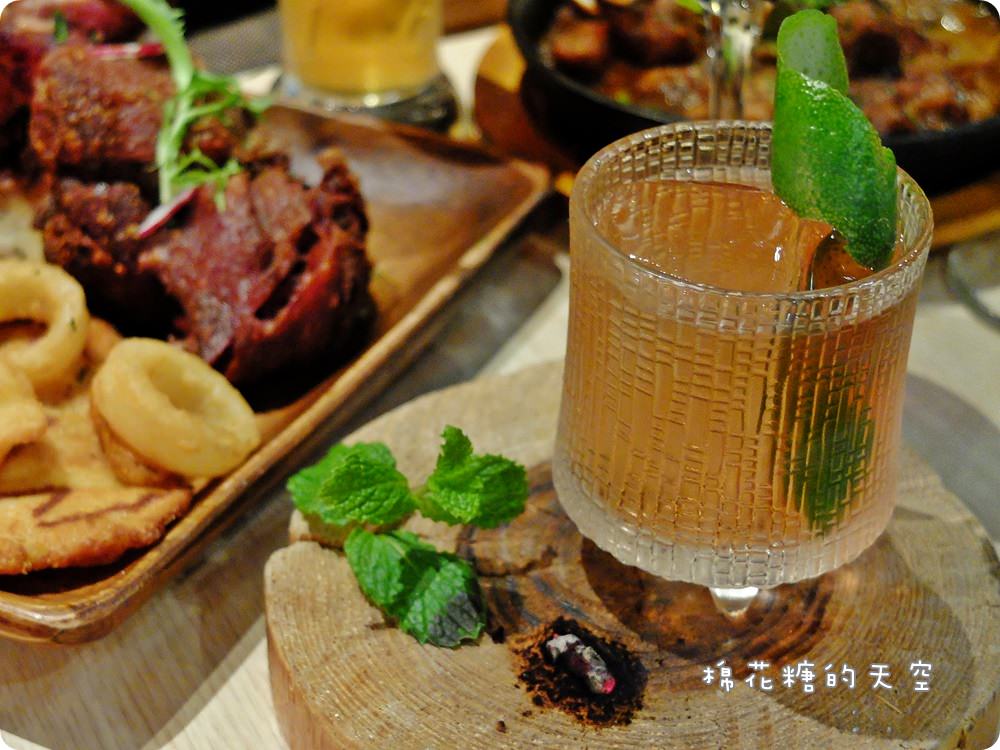 台中餐酒館‖鐵克諾餐酒館慵懶氣氛大爆表!九點一到變身英式工業風酒吧~
