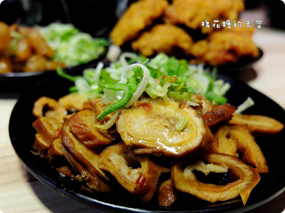 台中逢甲‖那個鍋裡一個人吃麻辣鍋也沒問題！外面吃不到的狂野泡椒鍋～酸酸辣辣直沖腦門！