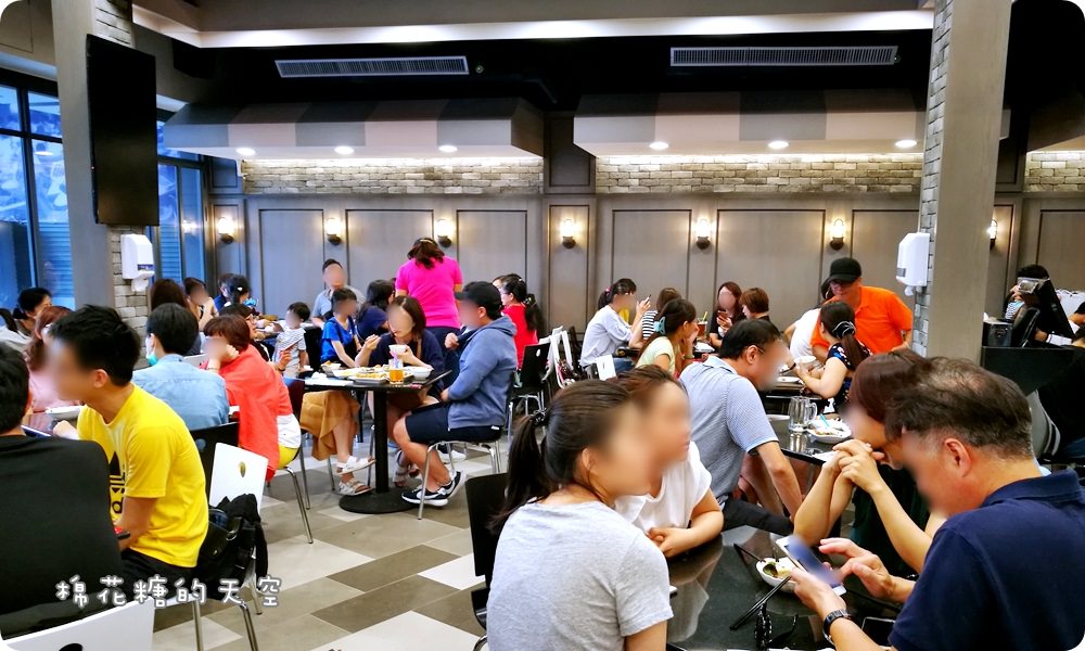 台中翁記‖一中商圈正老店-翁記泡沫廣場重新開幕啦！烏龍豆干加珍珠奶茶就是台中正宗下午茶！