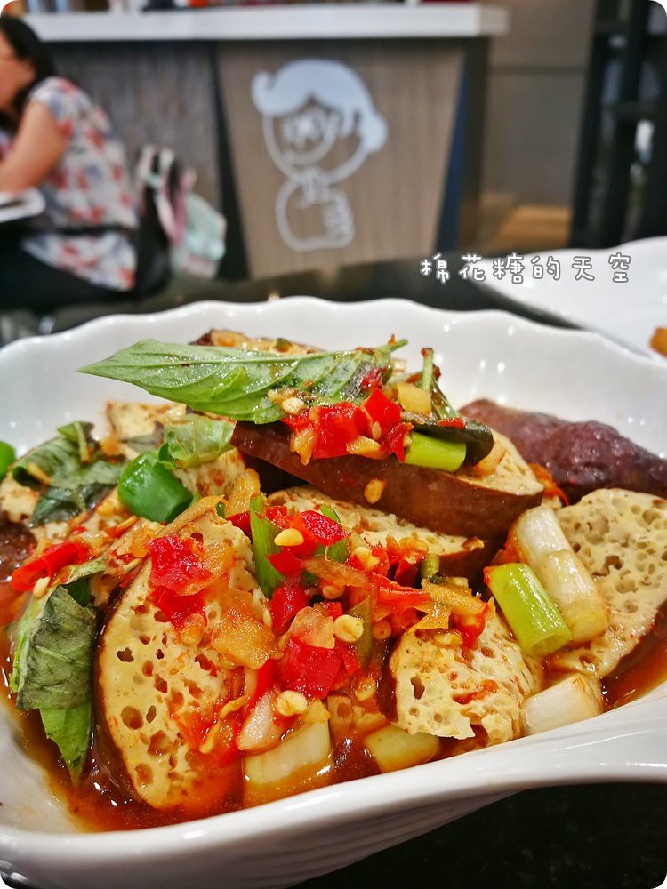 台中翁記‖一中商圈正老店-翁記泡沫廣場重新開幕啦！烏龍豆干加珍珠奶茶就是台中正宗下午茶！