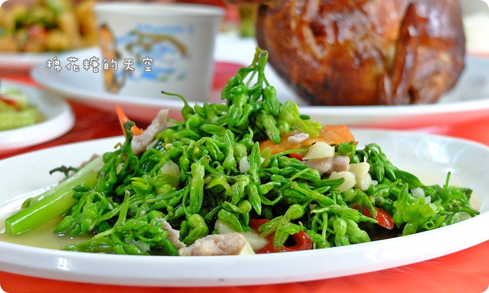 竹山紫南宮美食‖陳記甕缸雞味香皮超脆～亮晶晶焦糖色澤太誘人啦
