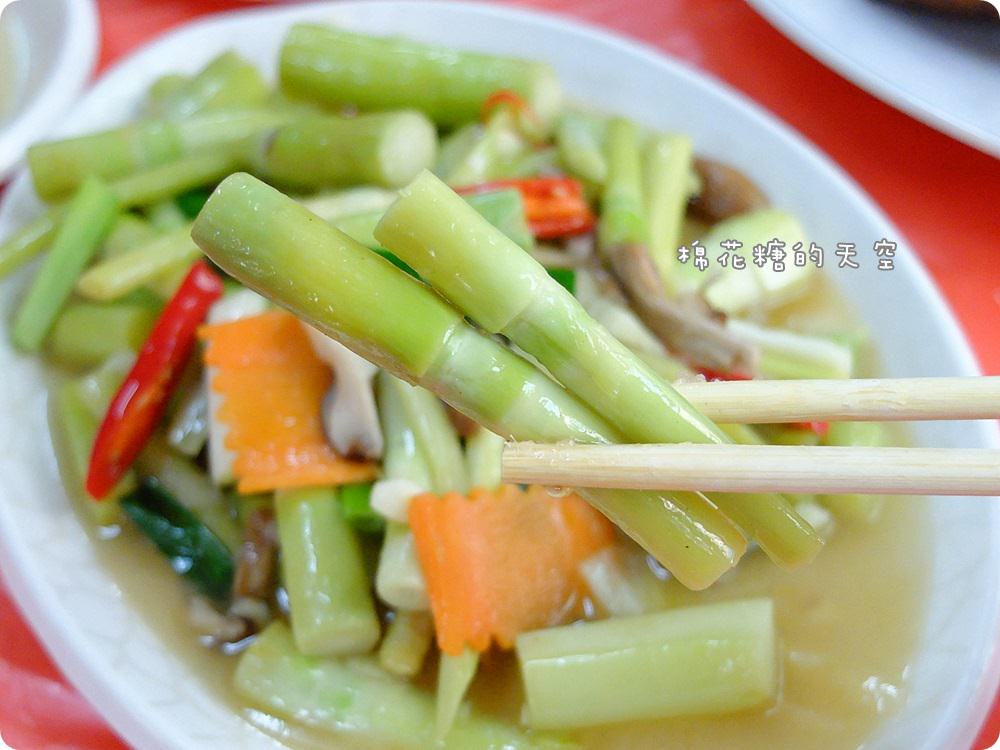 竹山紫南宮美食‖陳記甕缸雞味香皮超脆～亮晶晶焦糖色澤太誘人啦