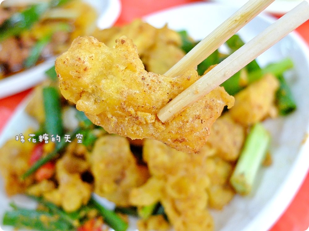 竹山紫南宮美食‖陳記甕缸雞味香皮超脆～亮晶晶焦糖色澤太誘人啦
