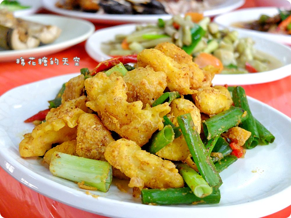 竹山紫南宮美食‖陳記甕缸雞味香皮超脆～亮晶晶焦糖色澤太誘人啦