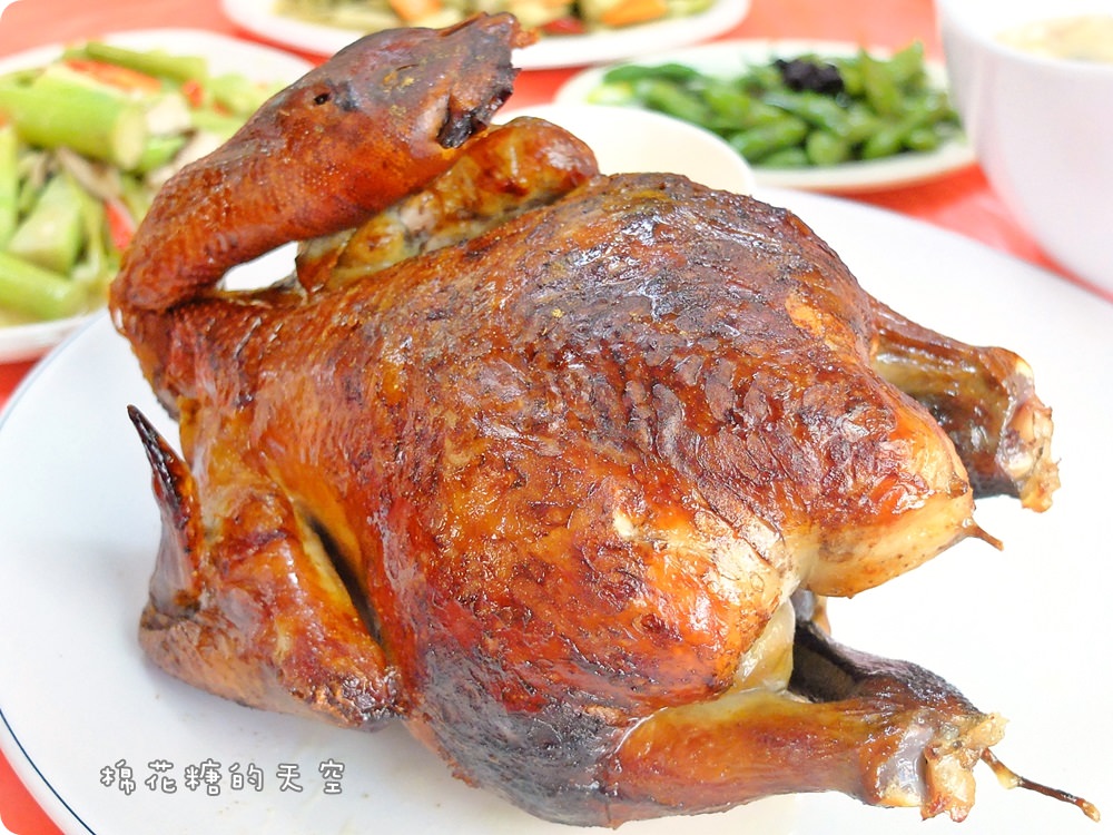 竹山紫南宮美食‖陳記甕缸雞味香皮超脆～亮晶晶焦糖色澤太誘人啦