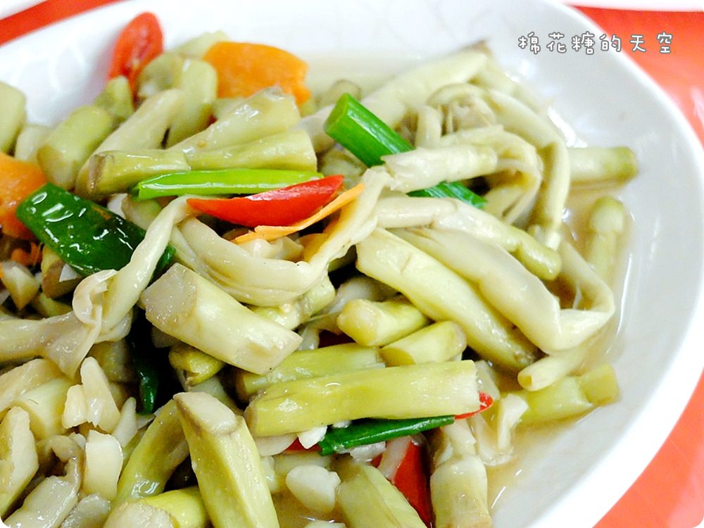 竹山紫南宮美食‖陳記甕缸雞味香皮超脆～亮晶晶焦糖色澤太誘人啦