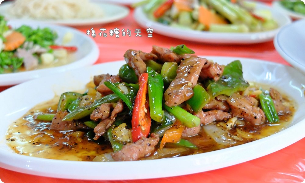 竹山紫南宮美食‖陳記甕缸雞味香皮超脆～亮晶晶焦糖色澤太誘人啦