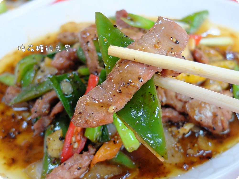 竹山紫南宮美食‖陳記甕缸雞味香皮超脆～亮晶晶焦糖色澤太誘人啦