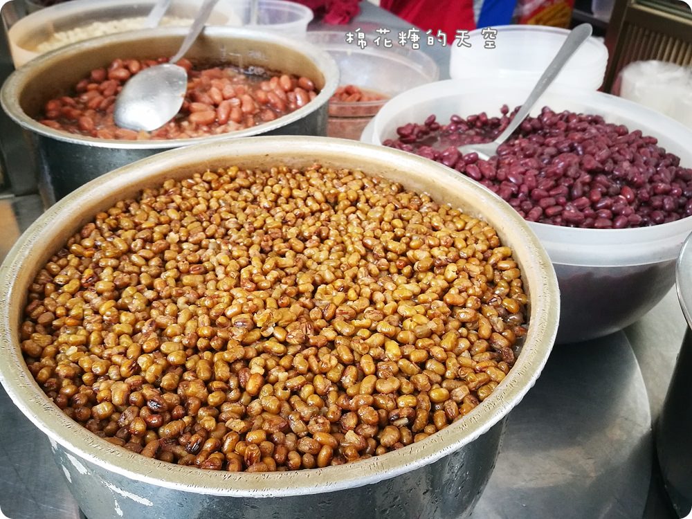 台中第五市場吃剉冰～鳳梨、粉圓、米苔目傳統剉冰最消暑，味香麵攤