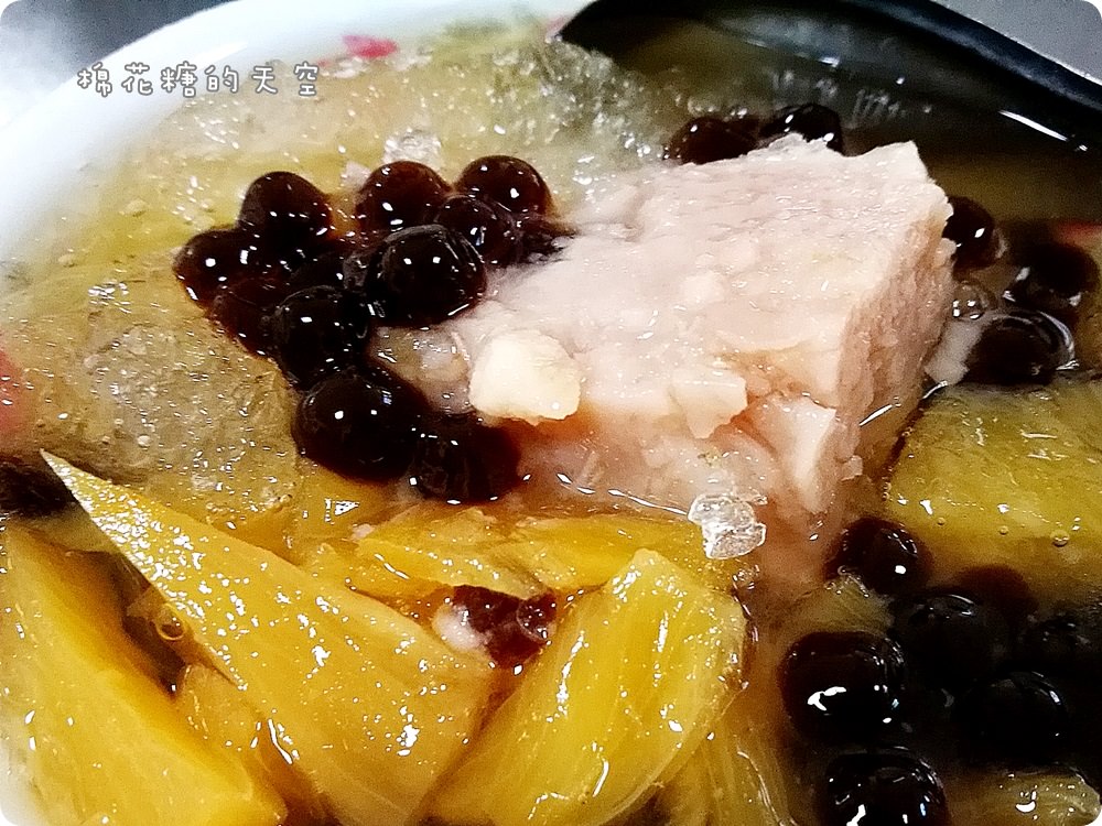 台中第五市場吃剉冰～鳳梨、粉圓、米苔目傳統剉冰最消暑，味香麵攤