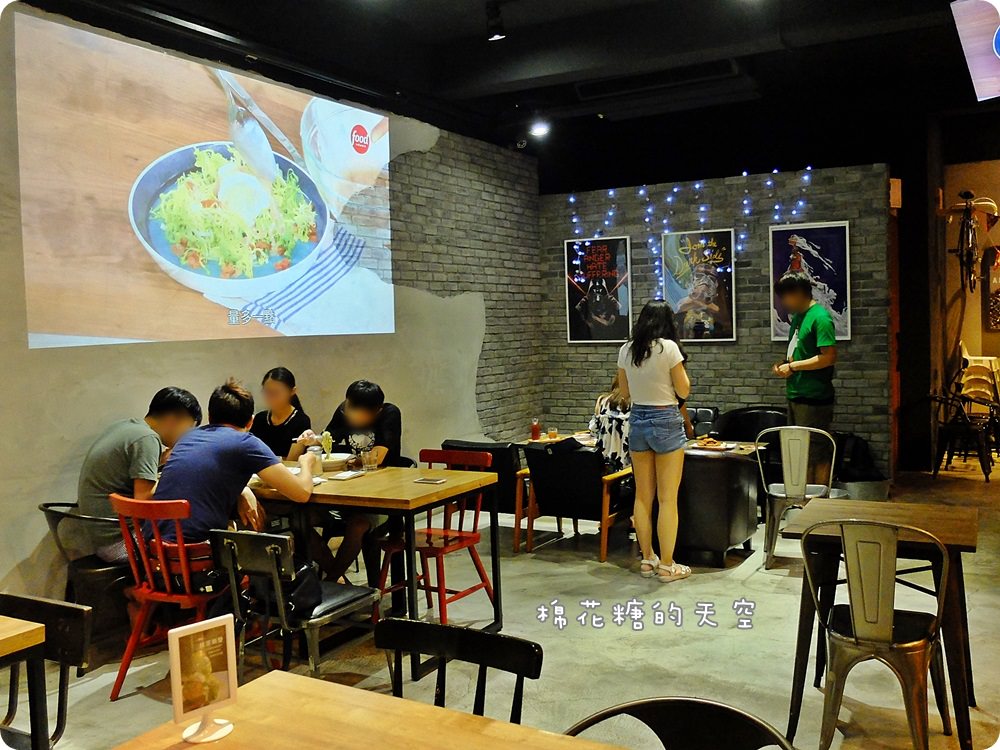 Emma‘s CAFE活龍蝦堡每天晚上七點限量搶!