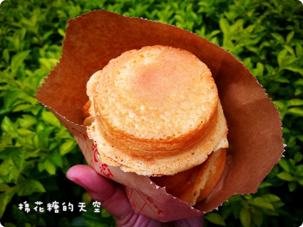 台中竹亮紅豆餅排隊人潮沒停過,招牌奶油口味爆漿啦！