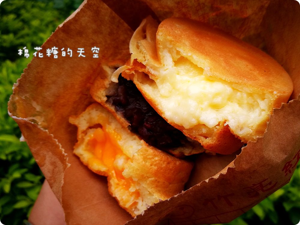 台中竹亮紅豆餅排隊人潮沒停過,招牌奶油口味爆漿啦！