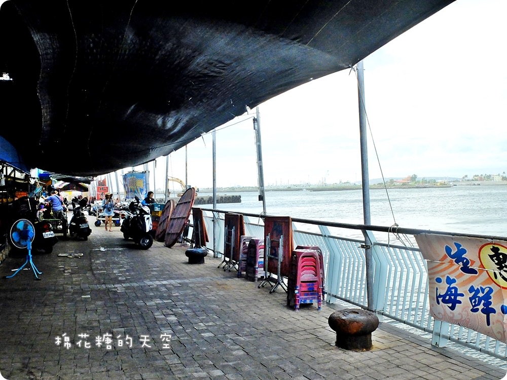 東港美食推薦||華僑市場必吃瑞字號現炸旗魚黑輪裡面有驚喜喔！