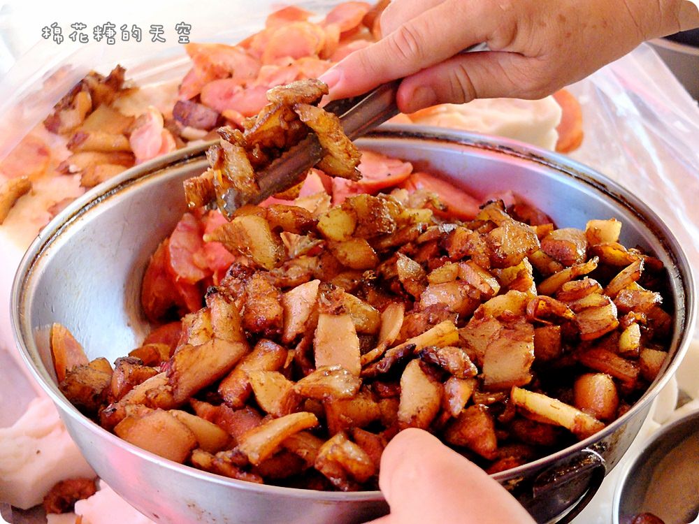 東港美食推薦||肉粿老店就在東港漁港旁，鹹香海味超好吃