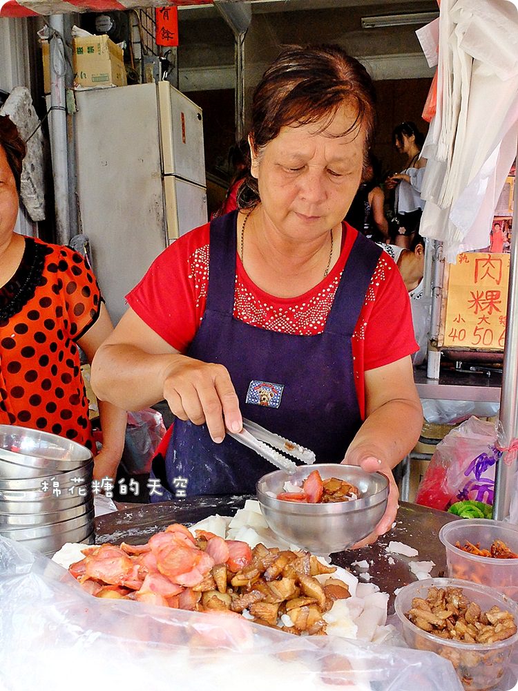 東港美食推薦||肉粿老店就在東港漁港旁，鹹香海味超好吃