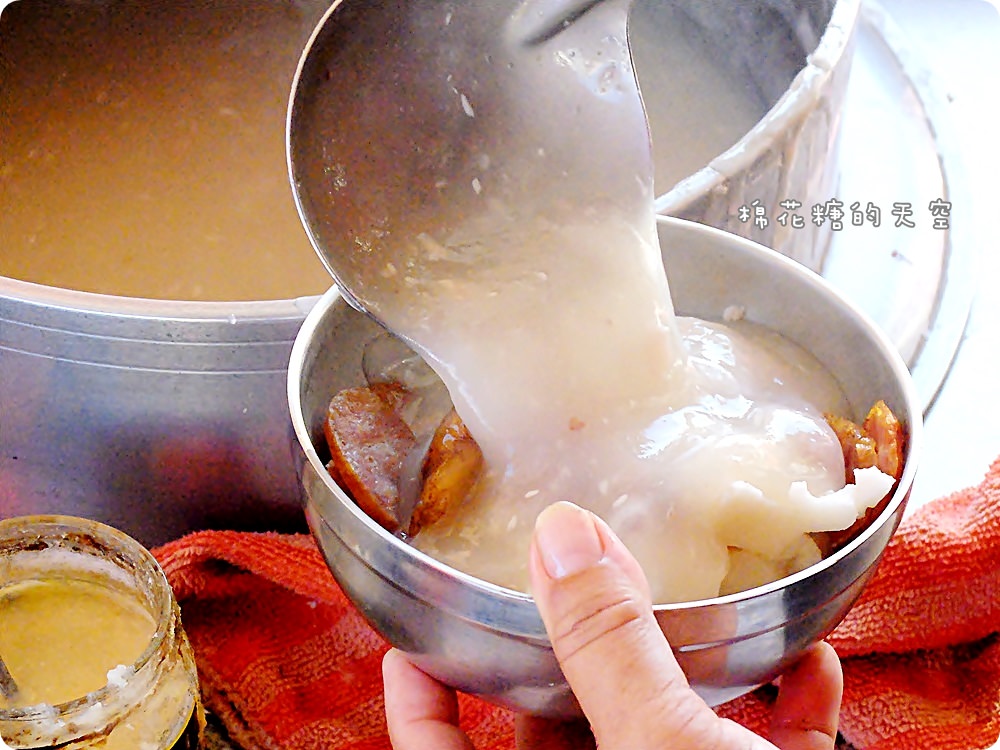 東港美食推薦||肉粿老店就在東港漁港旁，鹹香海味超好吃