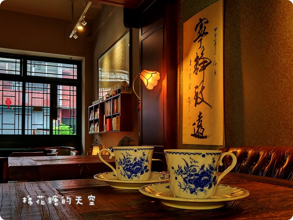 上海風咖啡廳在大里，亨利貞外帶好咖啡比小七還平價！