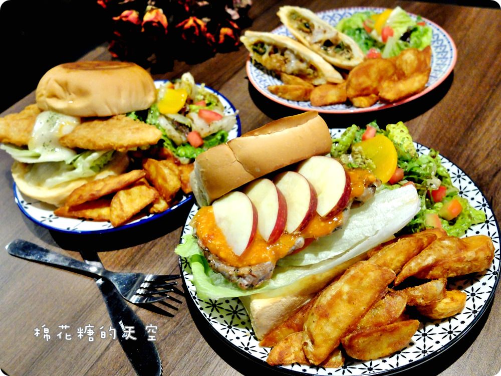 一中街巷弄早午餐-壹柒手作早午餐超大魚排漢堡一手握不住，泰式奶茶必點！