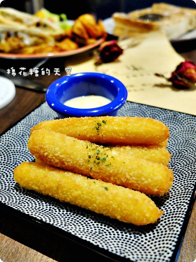 一中街巷弄早午餐-壹柒手作早午餐超大魚排漢堡一手握不住，泰式奶茶必點！