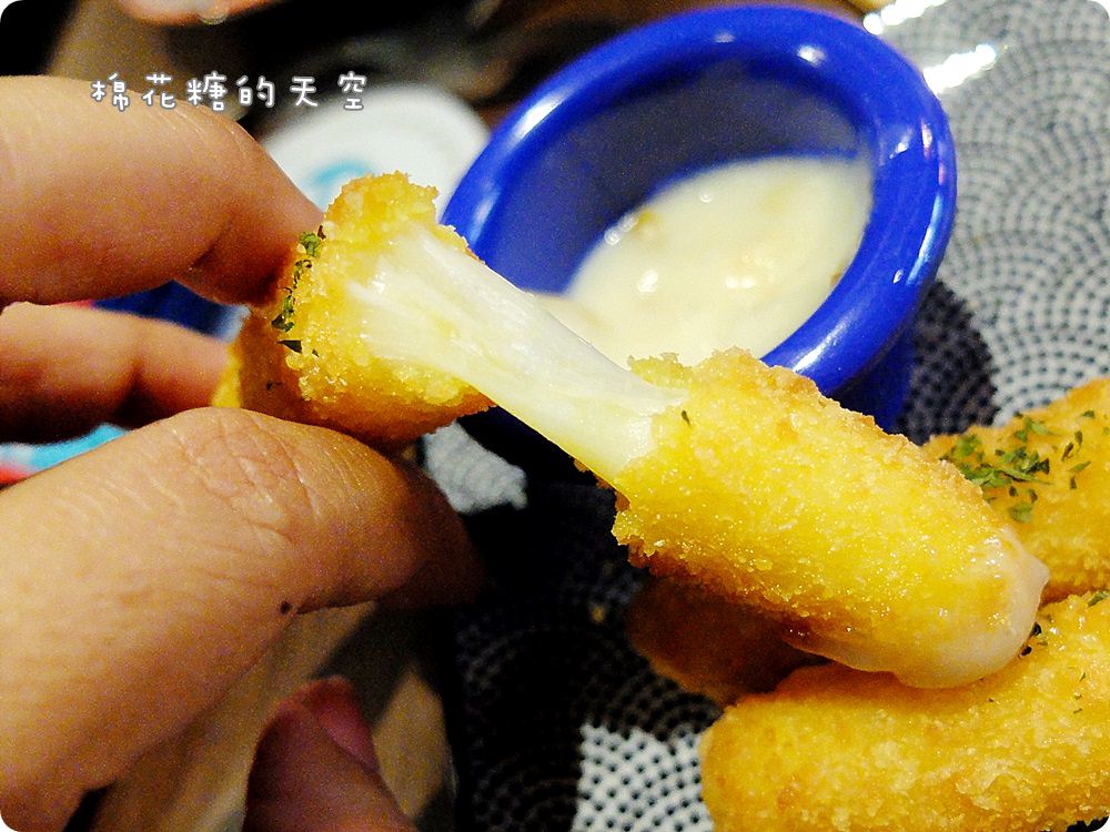 一中街巷弄早午餐-壹柒手作早午餐超大魚排漢堡一手握不住，泰式奶茶必點！