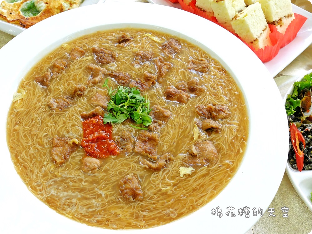 鹿港小吃美食吃透透不用東奔西跑，阿道蝦猴酥幫你“傳”一桌排隊美食
