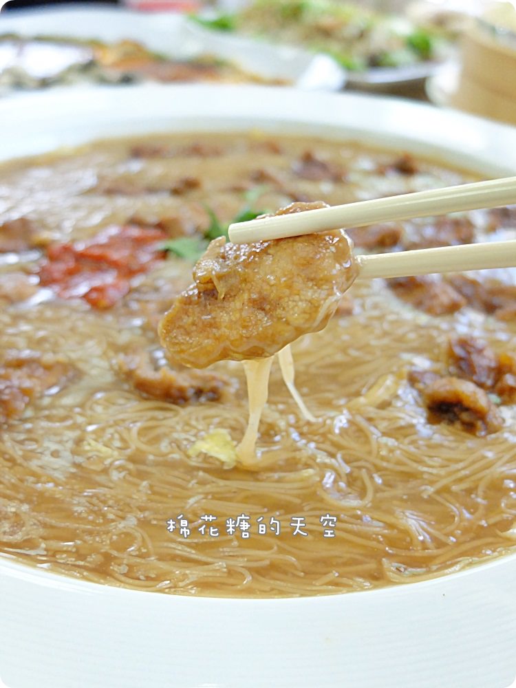 鹿港小吃美食吃透透不用東奔西跑，阿道蝦猴酥幫你“傳”一桌排隊美食
