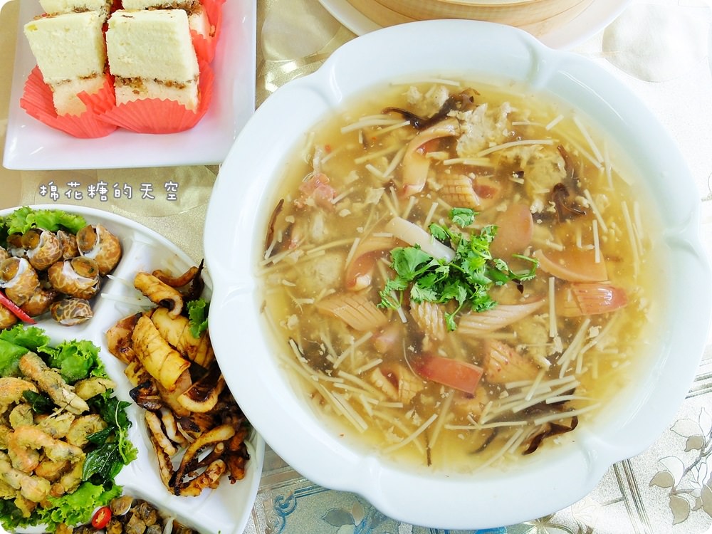 鹿港小吃美食吃透透不用東奔西跑，阿道蝦猴酥幫你“傳”一桌排隊美食