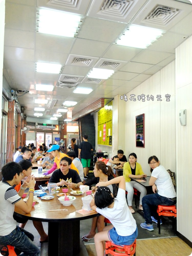 鹿港小吃美食吃透透不用東奔西跑，阿道蝦猴酥幫你“傳”一桌排隊美食