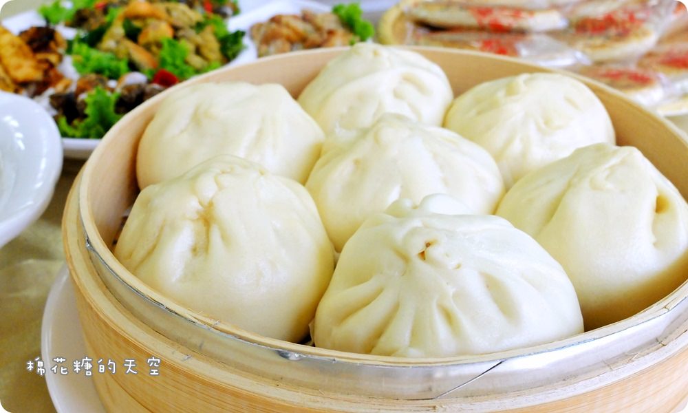 鹿港小吃美食吃透透不用東奔西跑，阿道蝦猴酥幫你“傳”一桌排隊美食