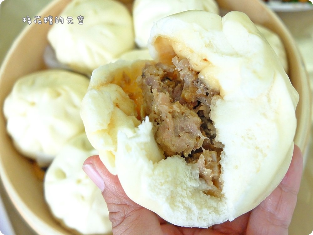 鹿港小吃美食吃透透不用東奔西跑，阿道蝦猴酥幫你“傳”一桌排隊美食