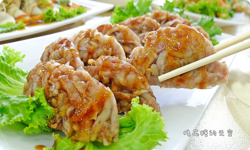 鹿港小吃美食吃透透不用東奔西跑，阿道蝦猴酥幫你“傳”一桌排隊美食