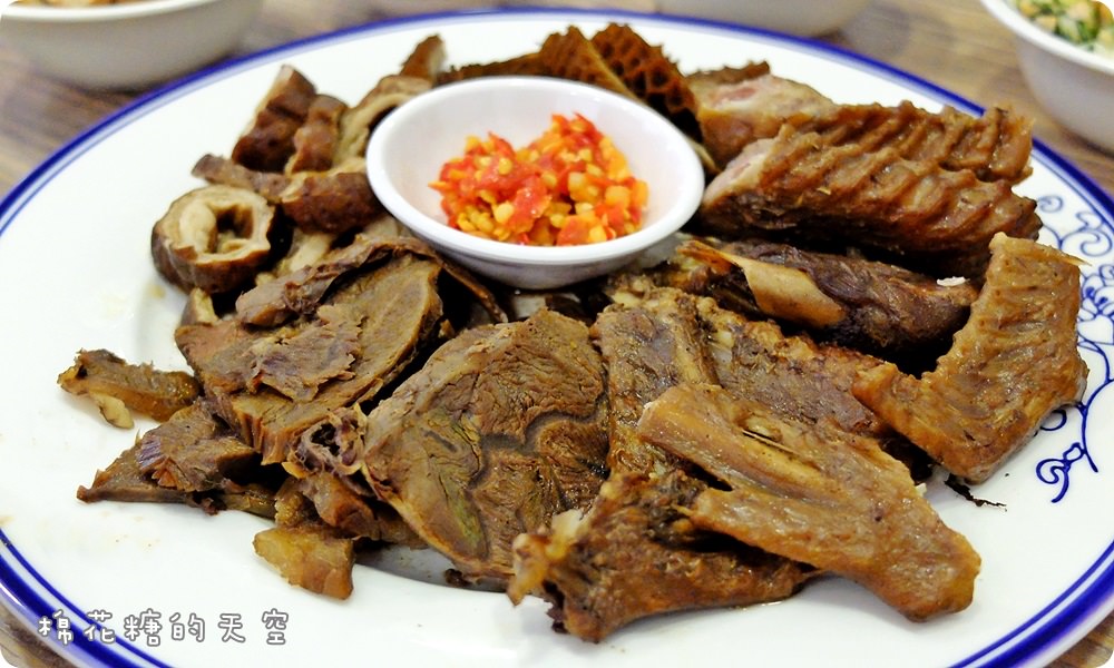 草悟道週邊五星級老阿太麵館，湖南剁椒、川味紅油超香超夠味