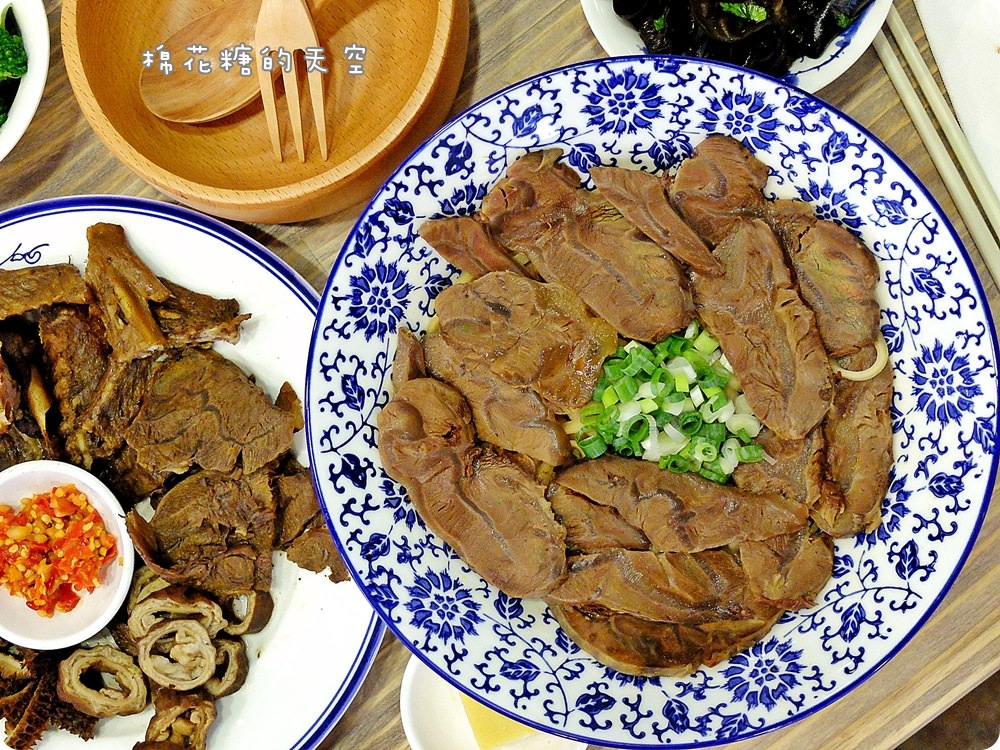 草悟道週邊五星級老阿太麵館，湖南剁椒、川味紅油超香超夠味