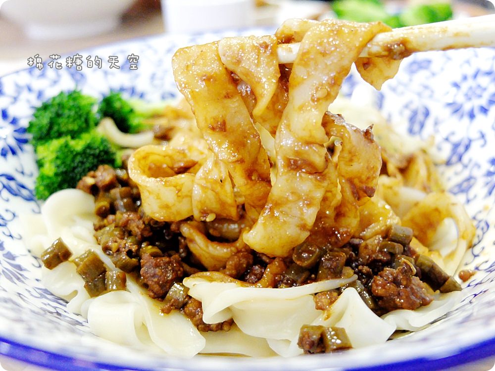 草悟道週邊五星級老阿太麵館，湖南剁椒、川味紅油超香超夠味