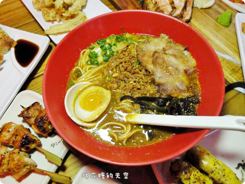 一秒來到日本屋台～高知名物三代目安兵衛，招牌煎餃皮薄又脆～極品啊！SOGO