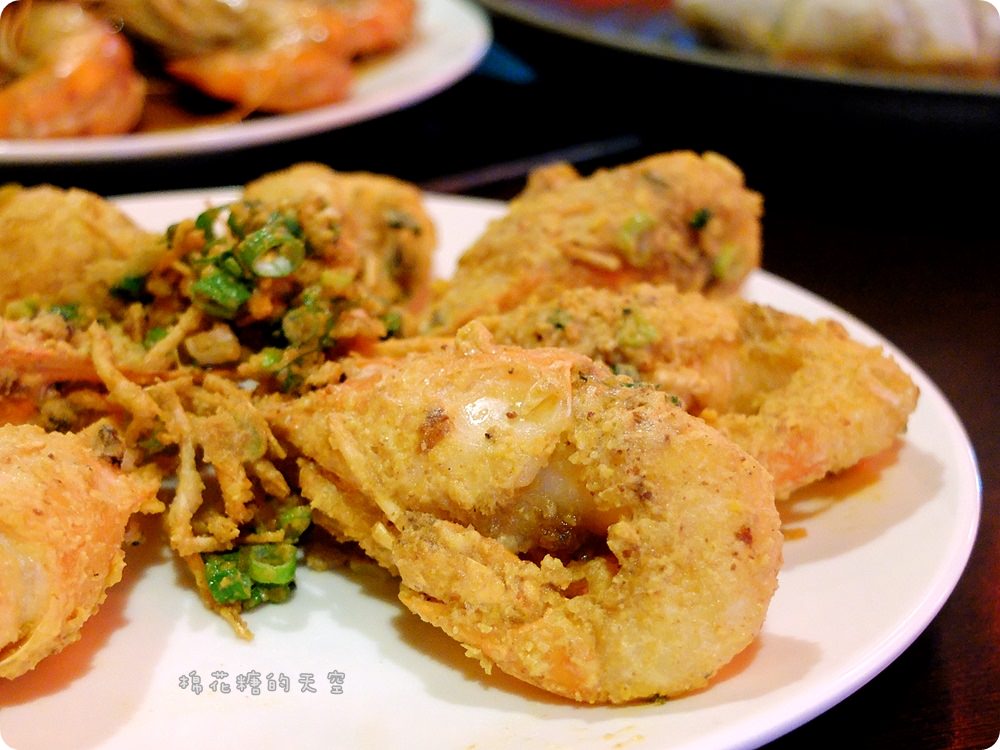 台味宵夜場一品活蝦新菜上市啦！夠勁霸王蝦讓人停不下嘴