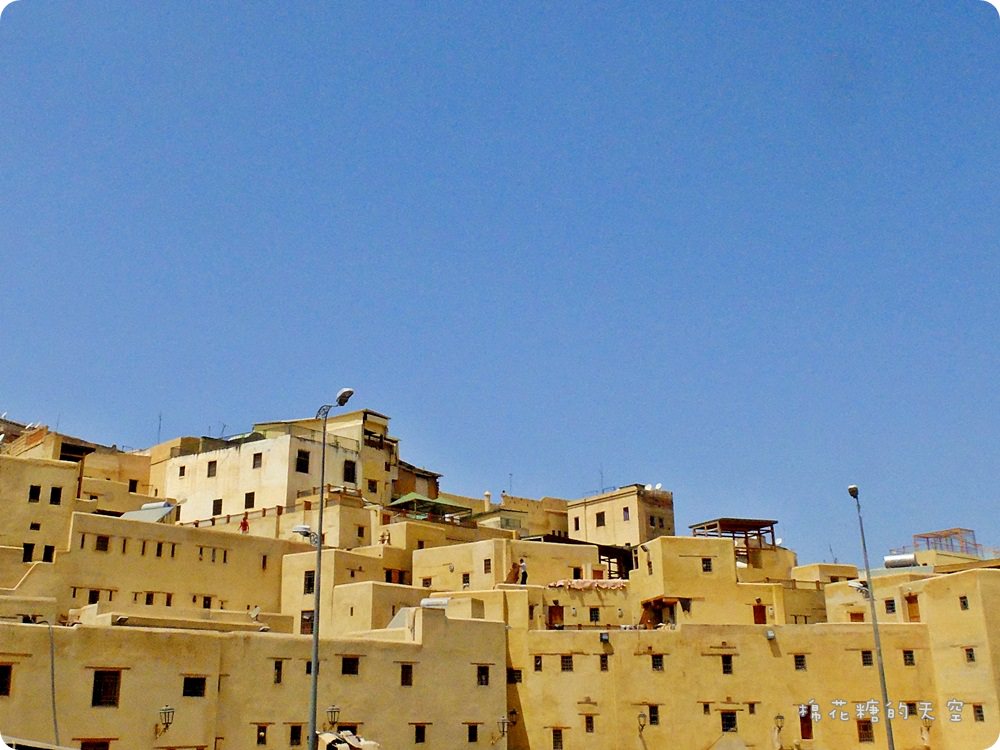 摩洛哥旅遊‖黃色菲斯Fez老城探險，迷失在連谷歌定位不了的巷弄，必買皮革製品