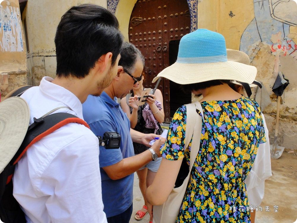 摩洛哥旅遊‖黃色菲斯Fez老城探險，迷失在連谷歌定位不了的巷弄，必買皮革製品
