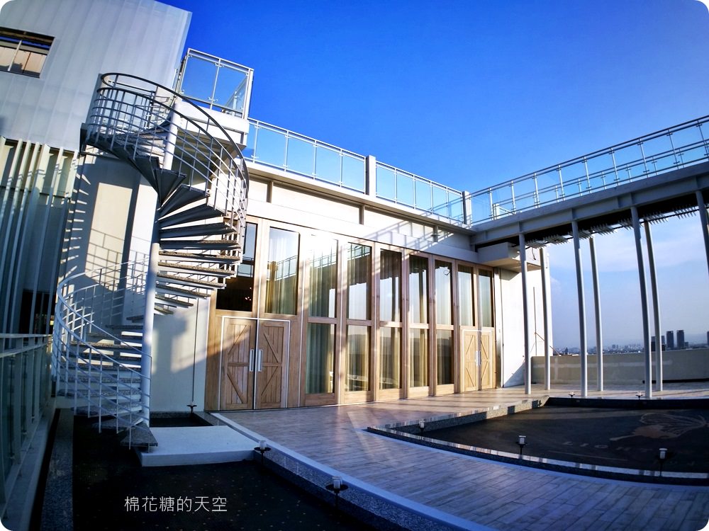 台中最新婚宴會館-萊特薇庭，夢幻證婚教堂超迷人！中西合併婚宴料理美到捨不得動筷子
