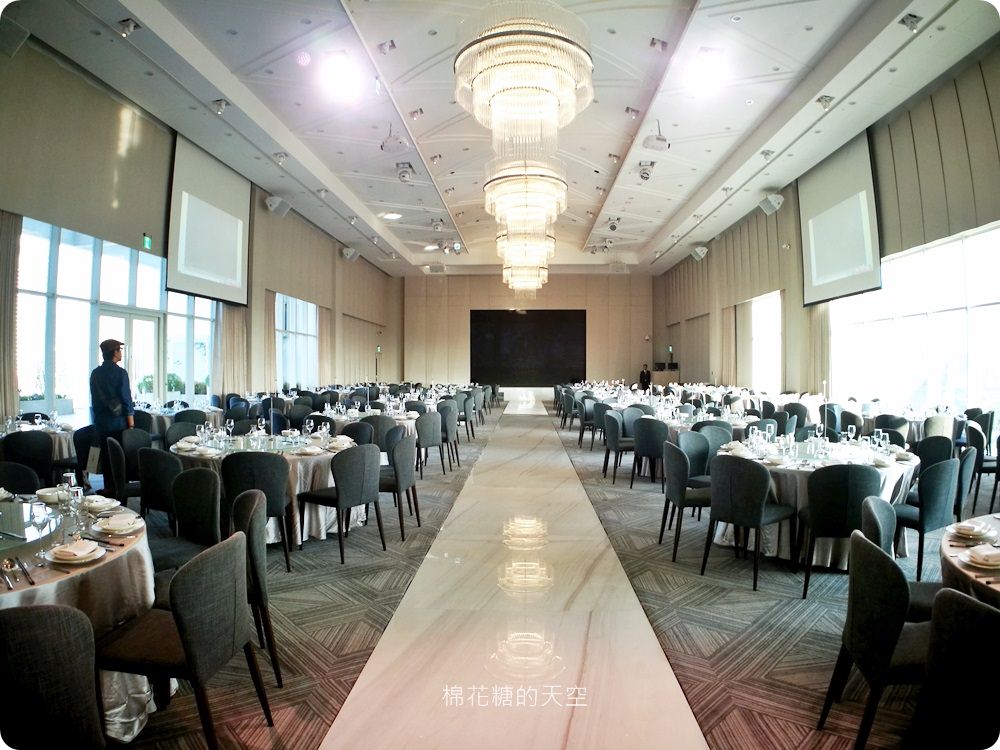 台中最新婚宴會館-萊特薇庭，夢幻證婚教堂超迷人！中西合併婚宴料理美到捨不得動筷子