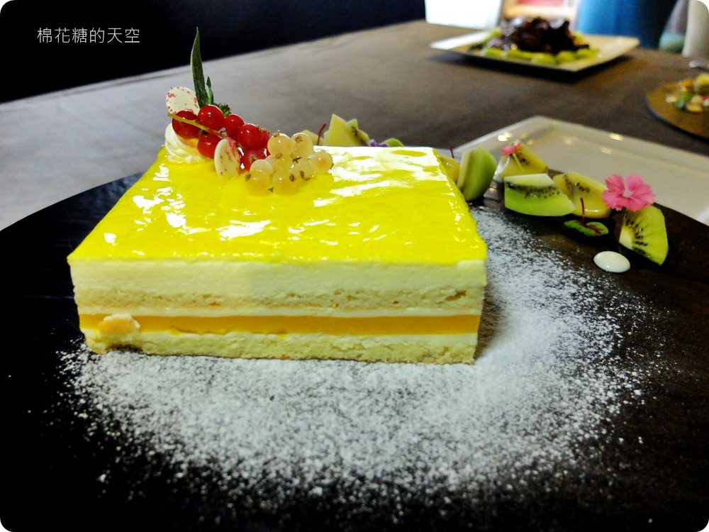台中最新婚宴會館-萊特薇庭，夢幻證婚教堂超迷人！中西合併婚宴料理美到捨不得動筷子